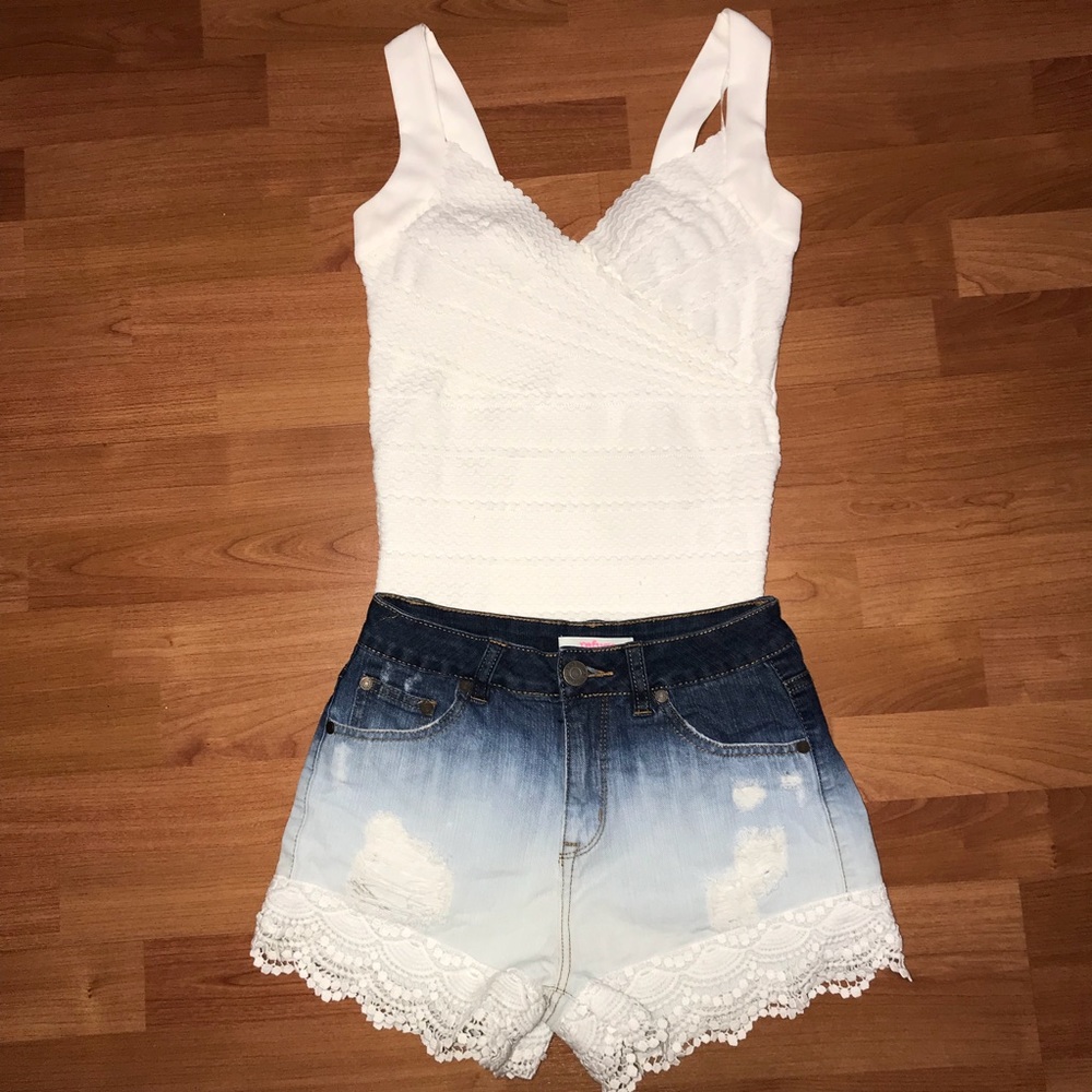 Ombre lace shorts⚪️🔵